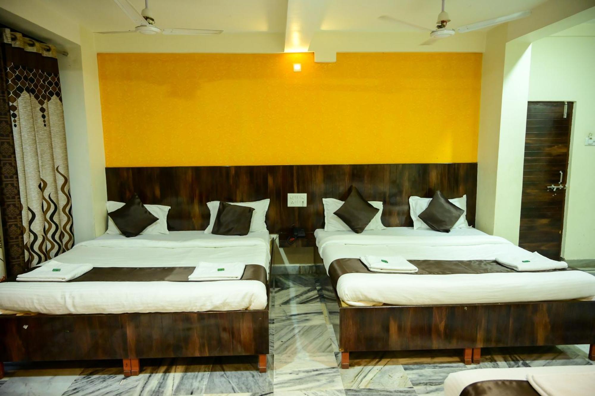 Hotel Sachidanand-Walkable Distance From Temple Shirdi Extérieur photo